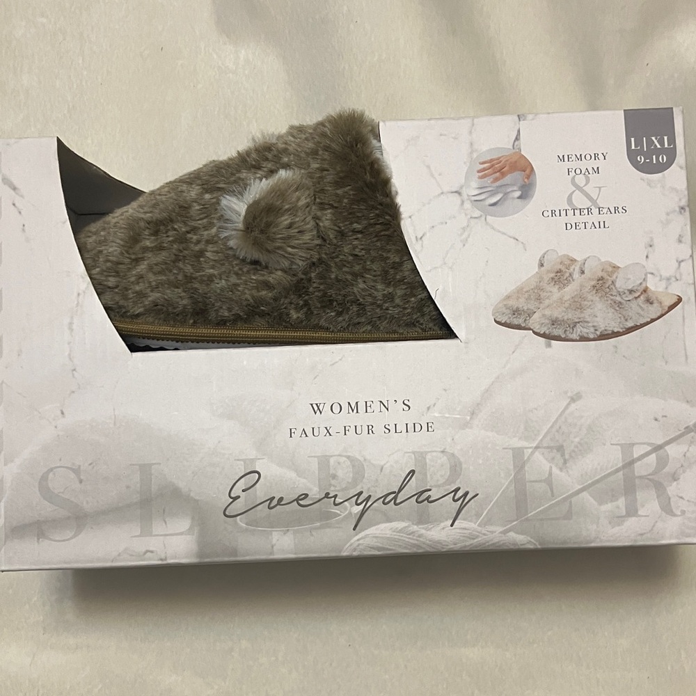 NWT Bluestar Women's Tan Faux-Fur Memory Foam Slide Slippers Tan L/XL 9-10